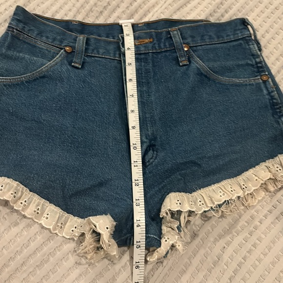 Wrangler Vintage Denim Shorts - Picture 5 of 6